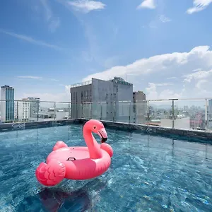 https://the-dream-suite.dananghotels.net