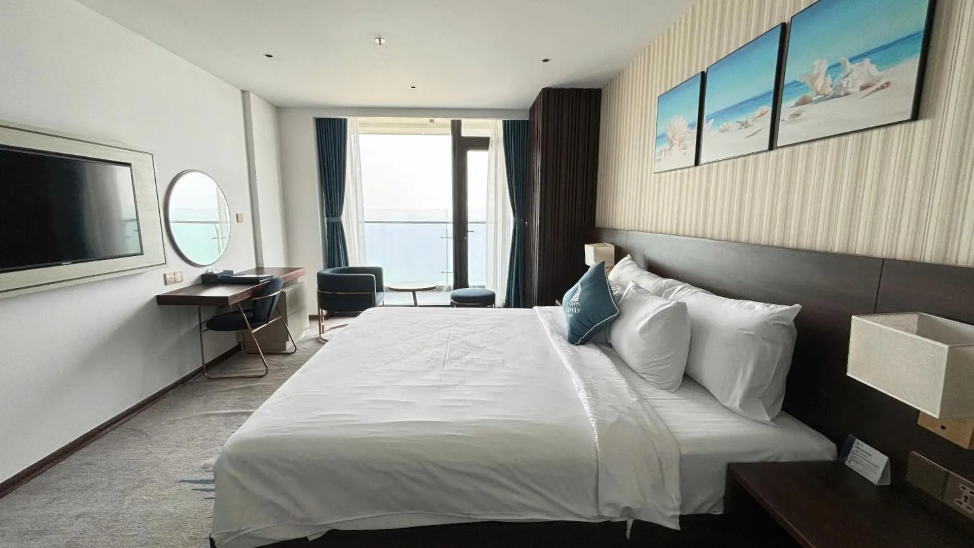 Canvas Danang Beach Hotel 4*, Da Nang Vietnam