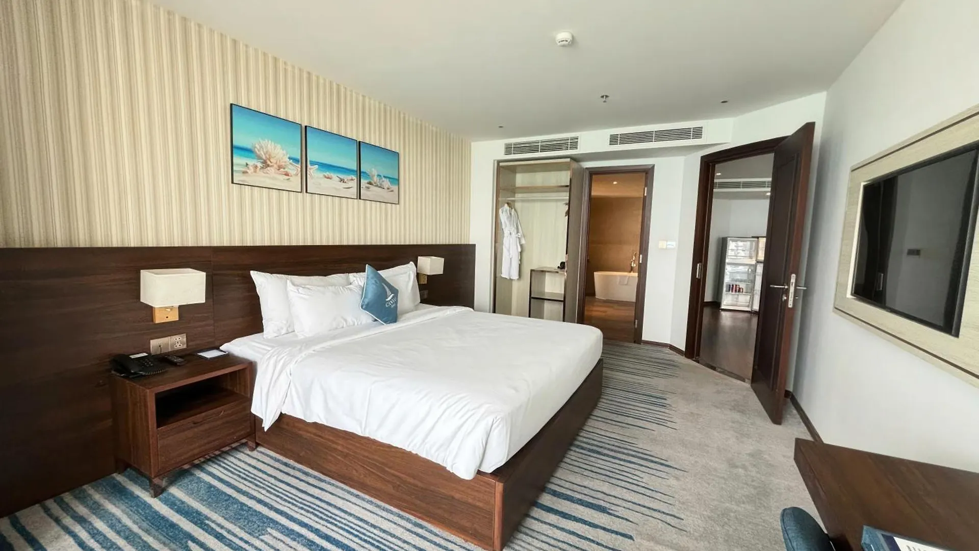 Canvas Danang Beach Hotel Da Nang