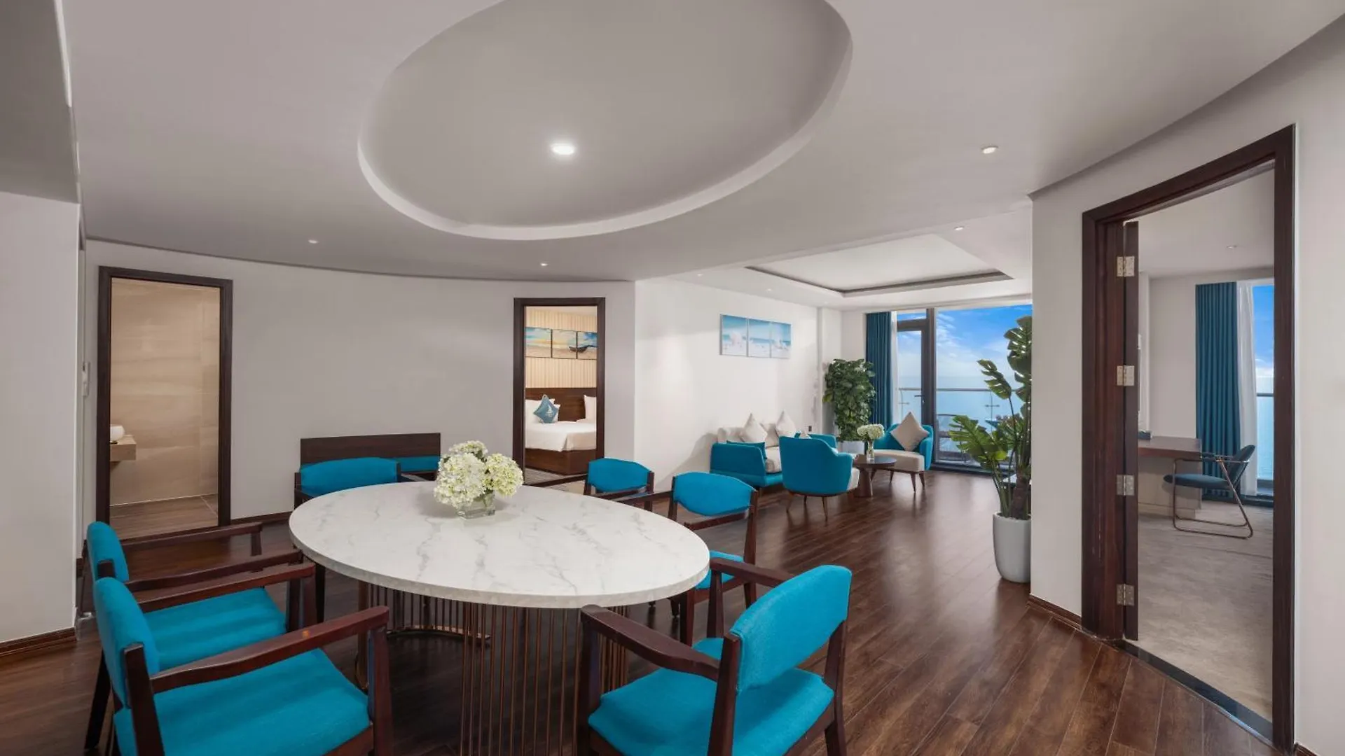 Canvas Danang Beach Hotel Da Nang