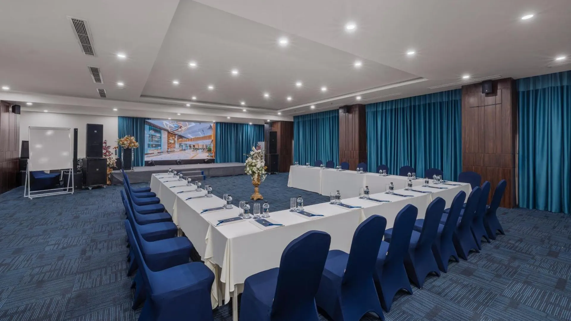 Canvas Danang Beach Hotel  Da Nang