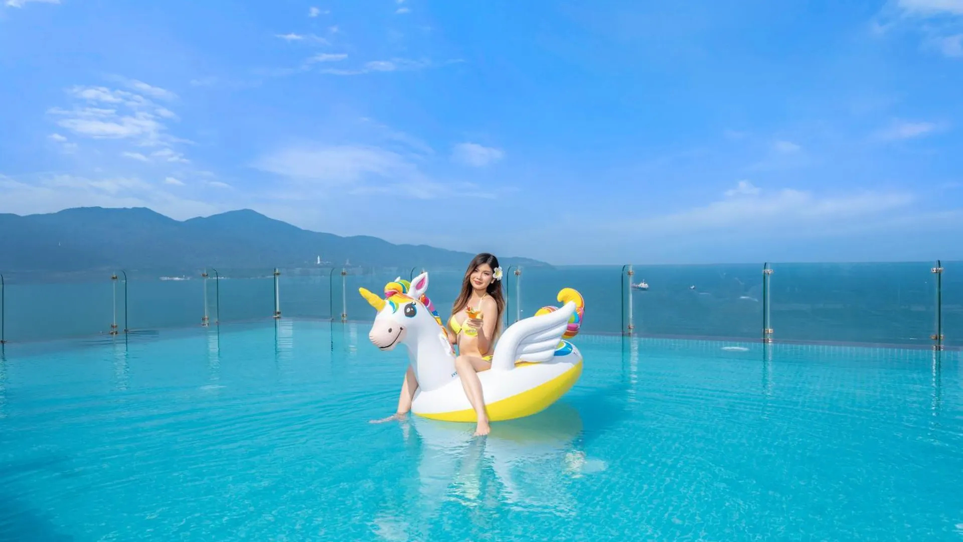 Canvas Danang Beach Hotel