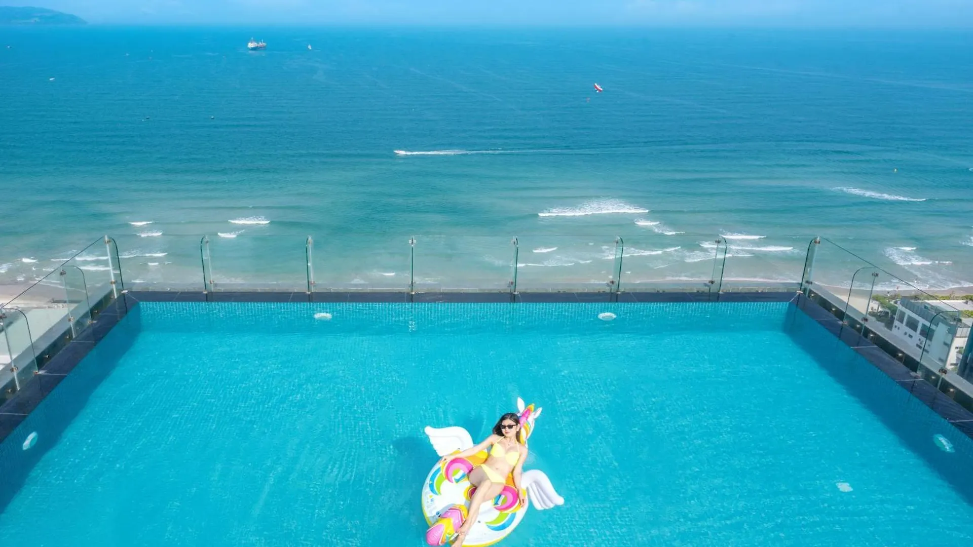 Canvas Danang Beach Hotel